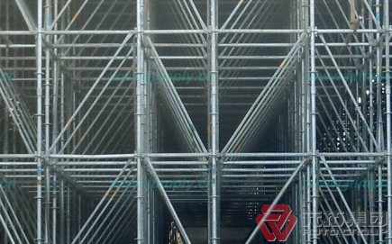 盤扣式腳手架配件、立桿的使用