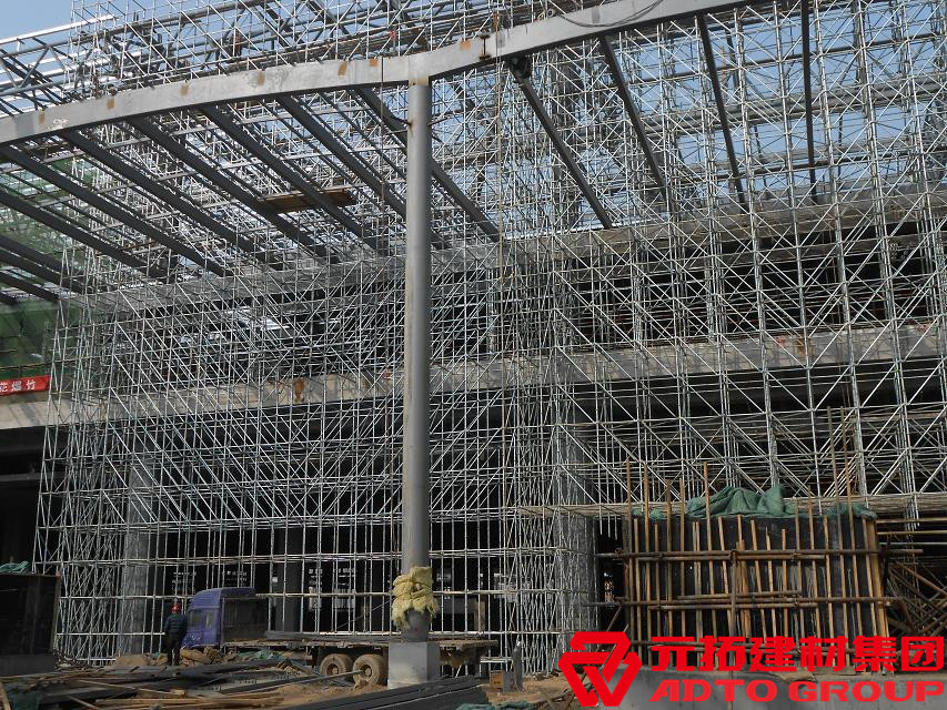 腳手架價(jià)格大概多少錢(qián)？是一套價(jià)格，還是一噸價(jià)格？